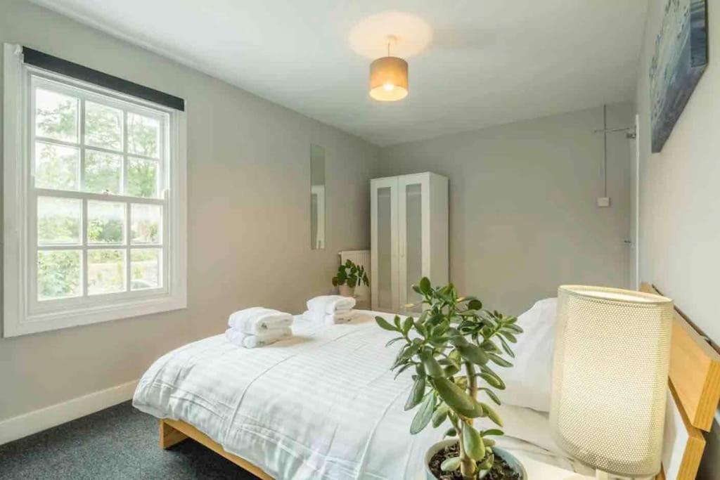 Cambridge 3 Bedroom Flat With Private Parking 외부 사진