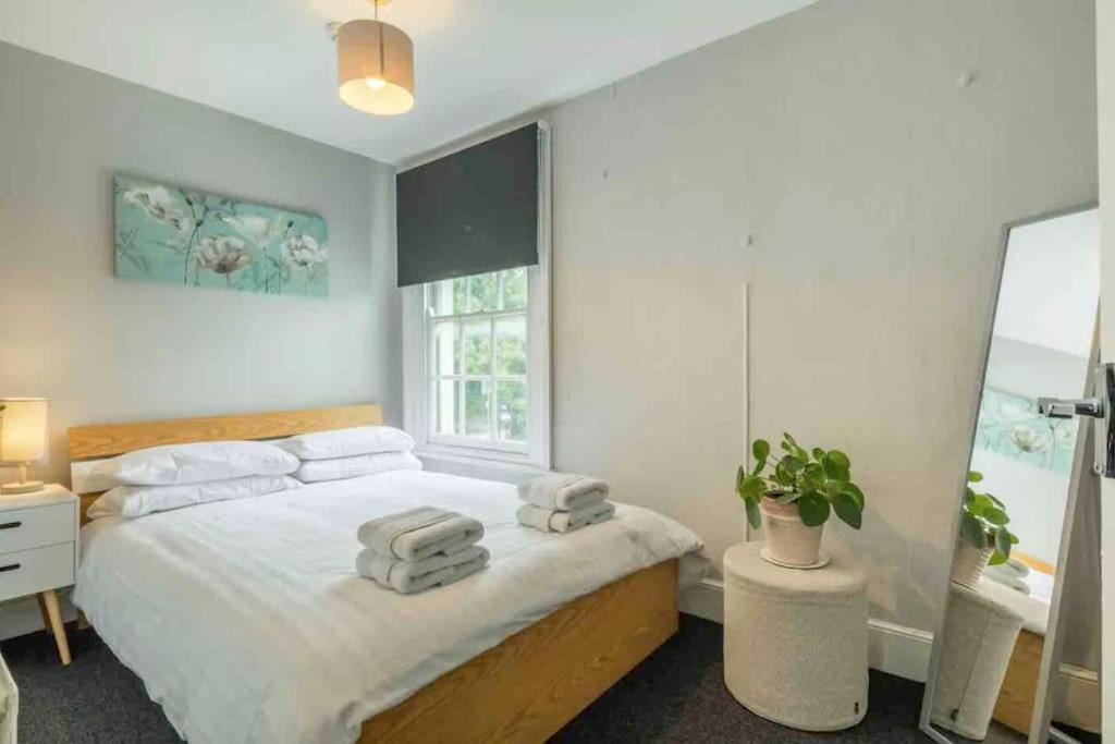 Cambridge 3 Bedroom Flat With Private Parking 외부 사진