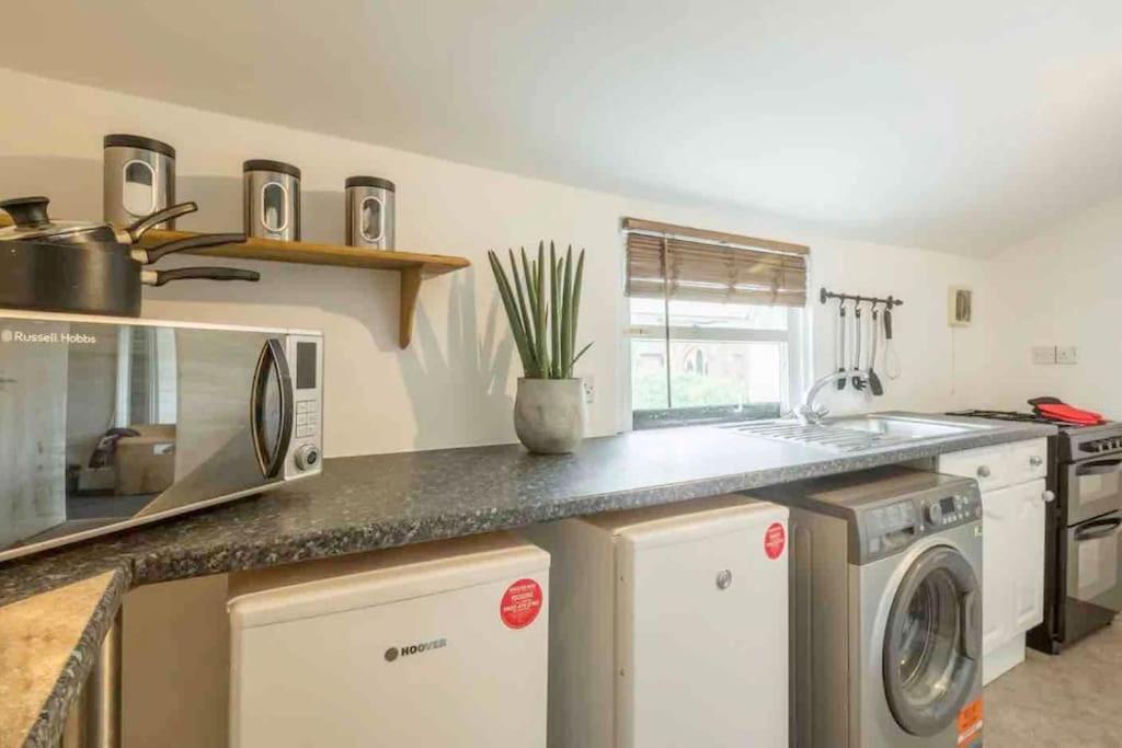 Cambridge 3 Bedroom Flat With Private Parking 외부 사진