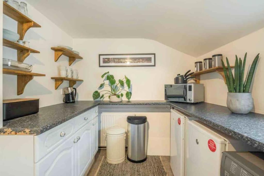 Cambridge 3 Bedroom Flat With Private Parking 외부 사진
